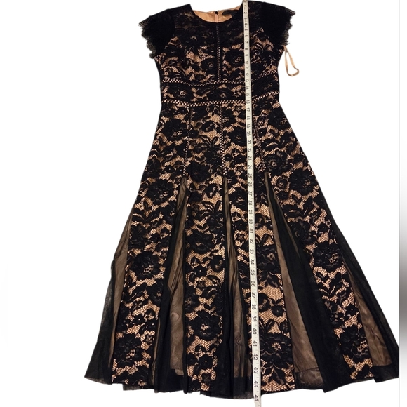 WHBM Cap Sleeve All Over Lace Godet Fit N Flare Dress Cocktail Party Black - Picture 9 of 11